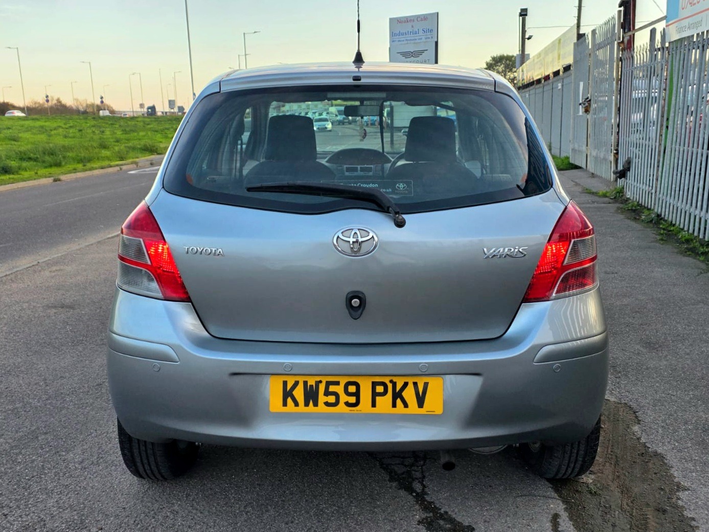 Used Toyota Yaris 2010 for sale - 76584012: Photo 8