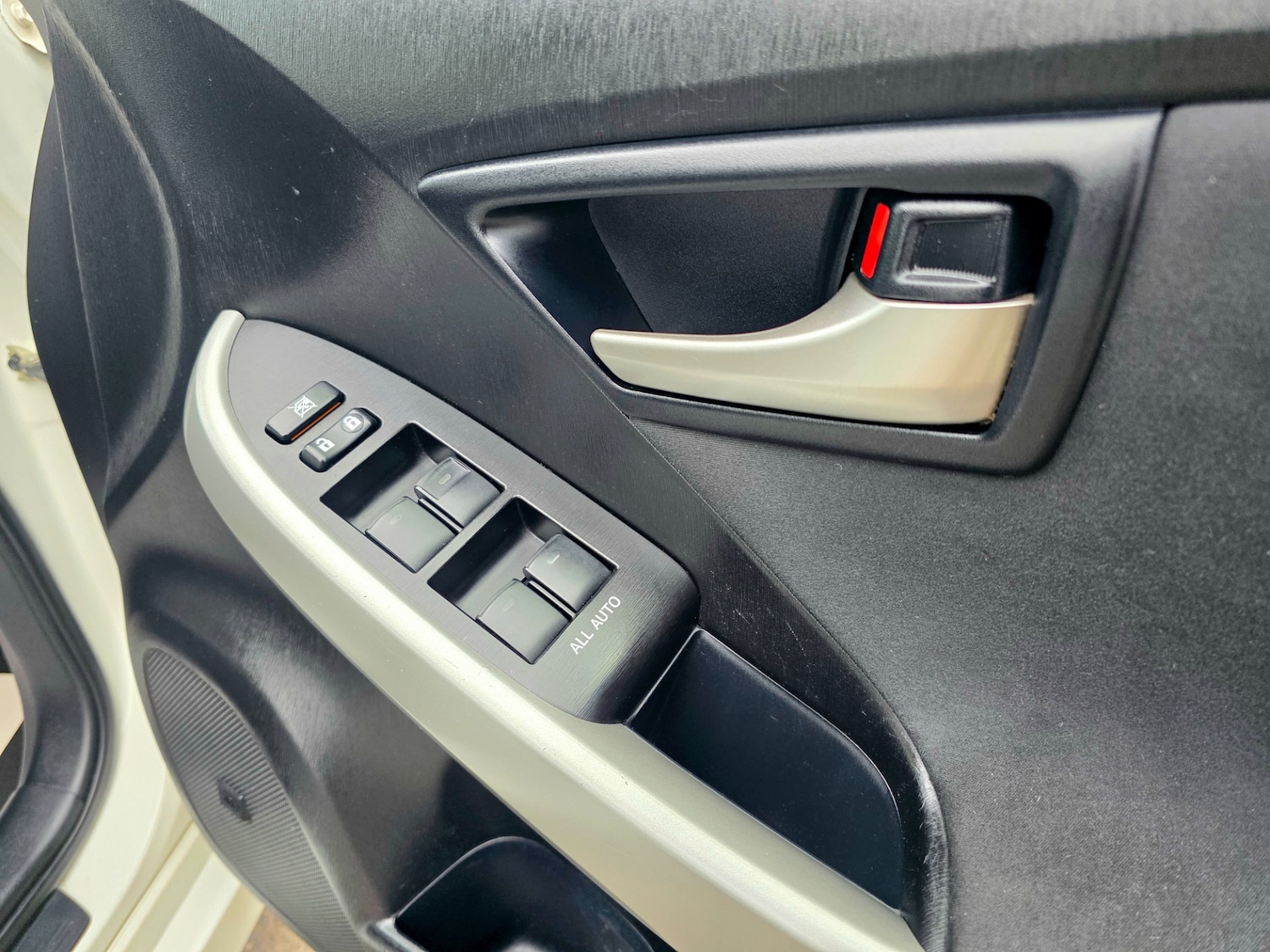 Used Toyota Prius 2012 for sale - 77686094: Photo 16