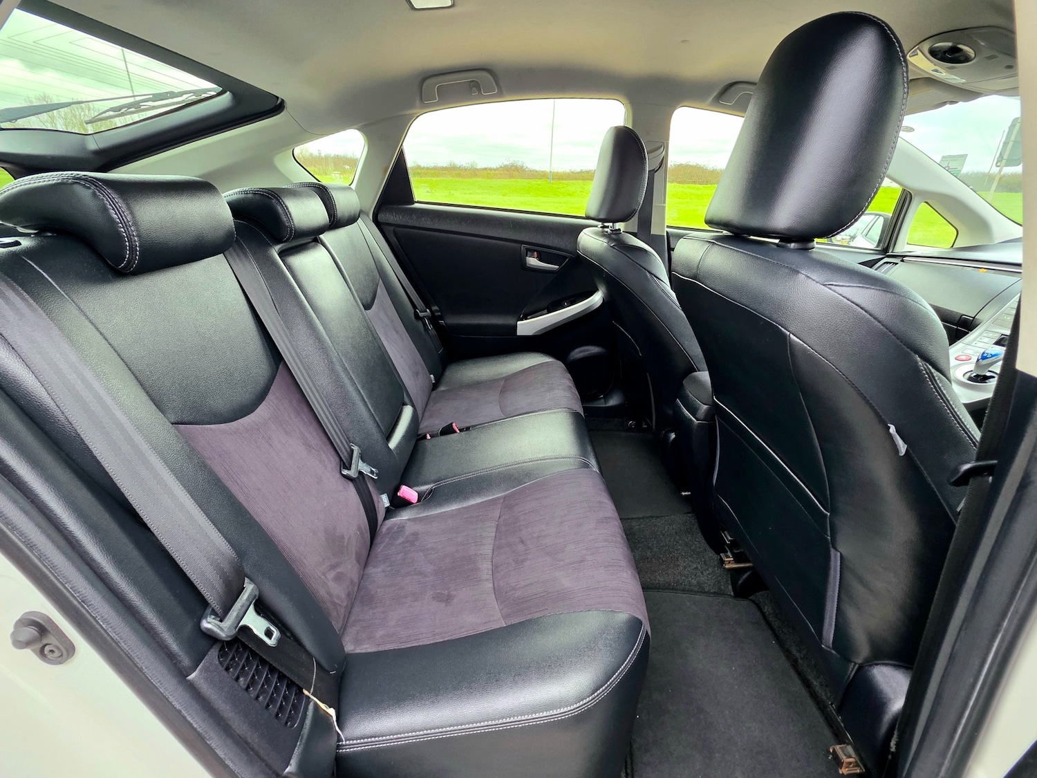 Used Toyota Prius 2012 for sale - 77686094: Photo 30