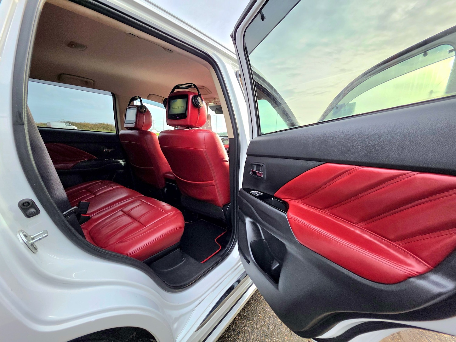 Used Mitsubishi Outlander 2018 for sale - 76877991: Photo 43