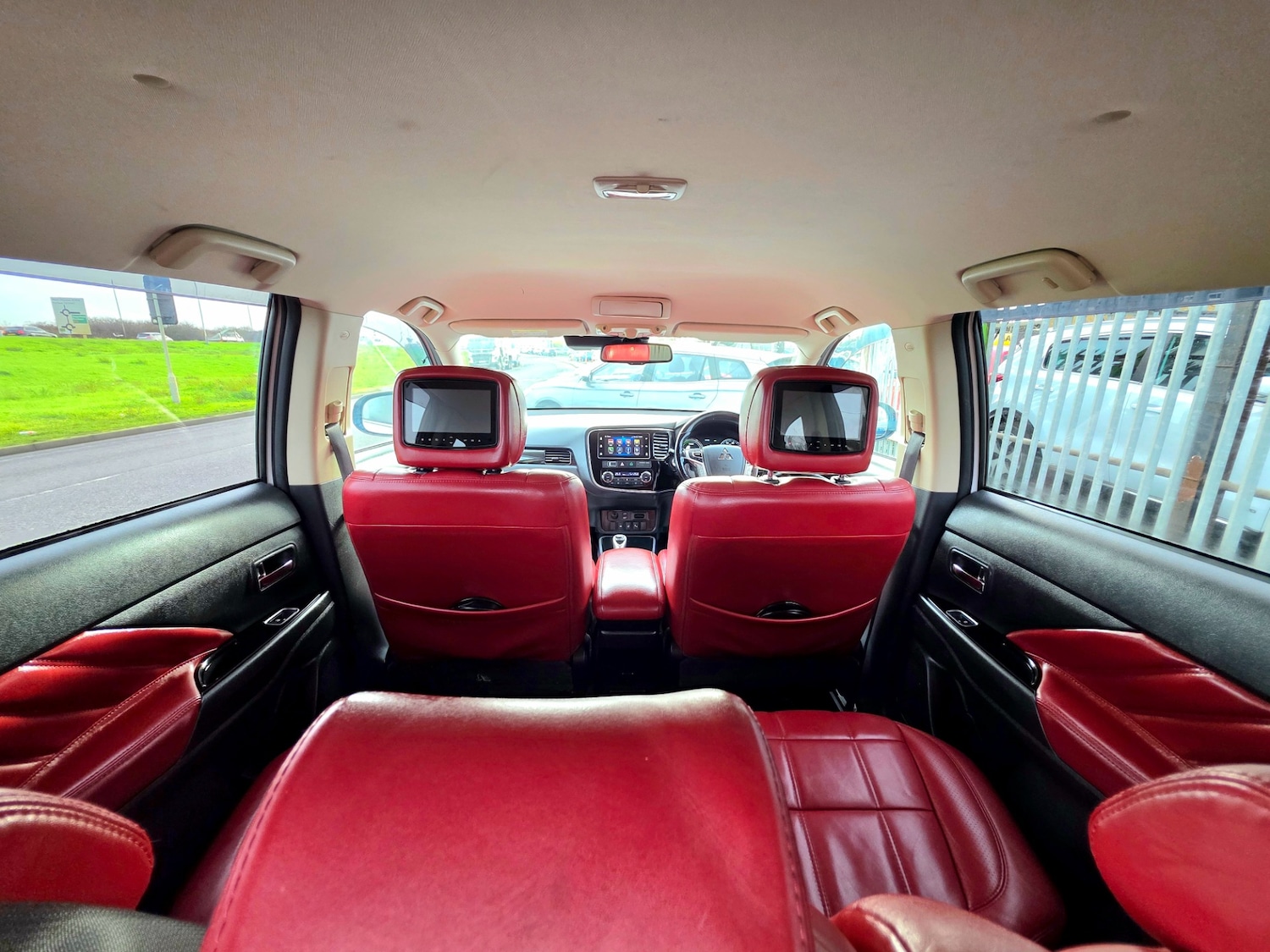 Used Mitsubishi Outlander 2018 for sale - 76877991: Photo 50