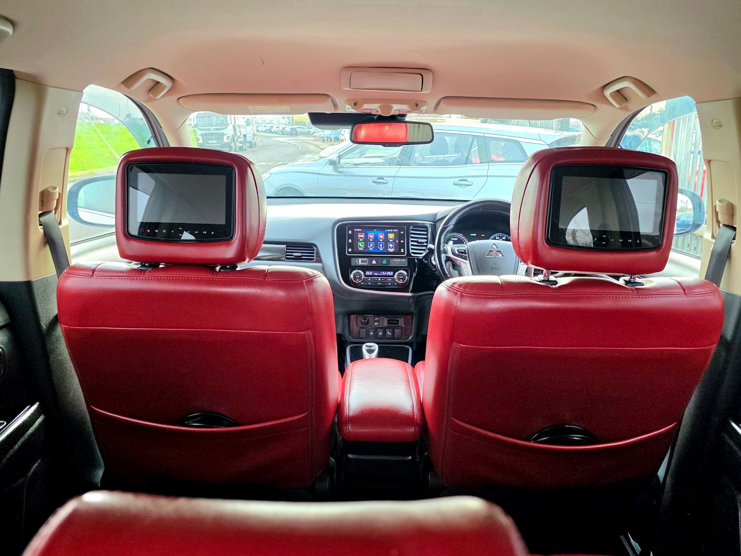 Used Mitsubishi Outlander 2018 for sale - 76877991: Photo 51