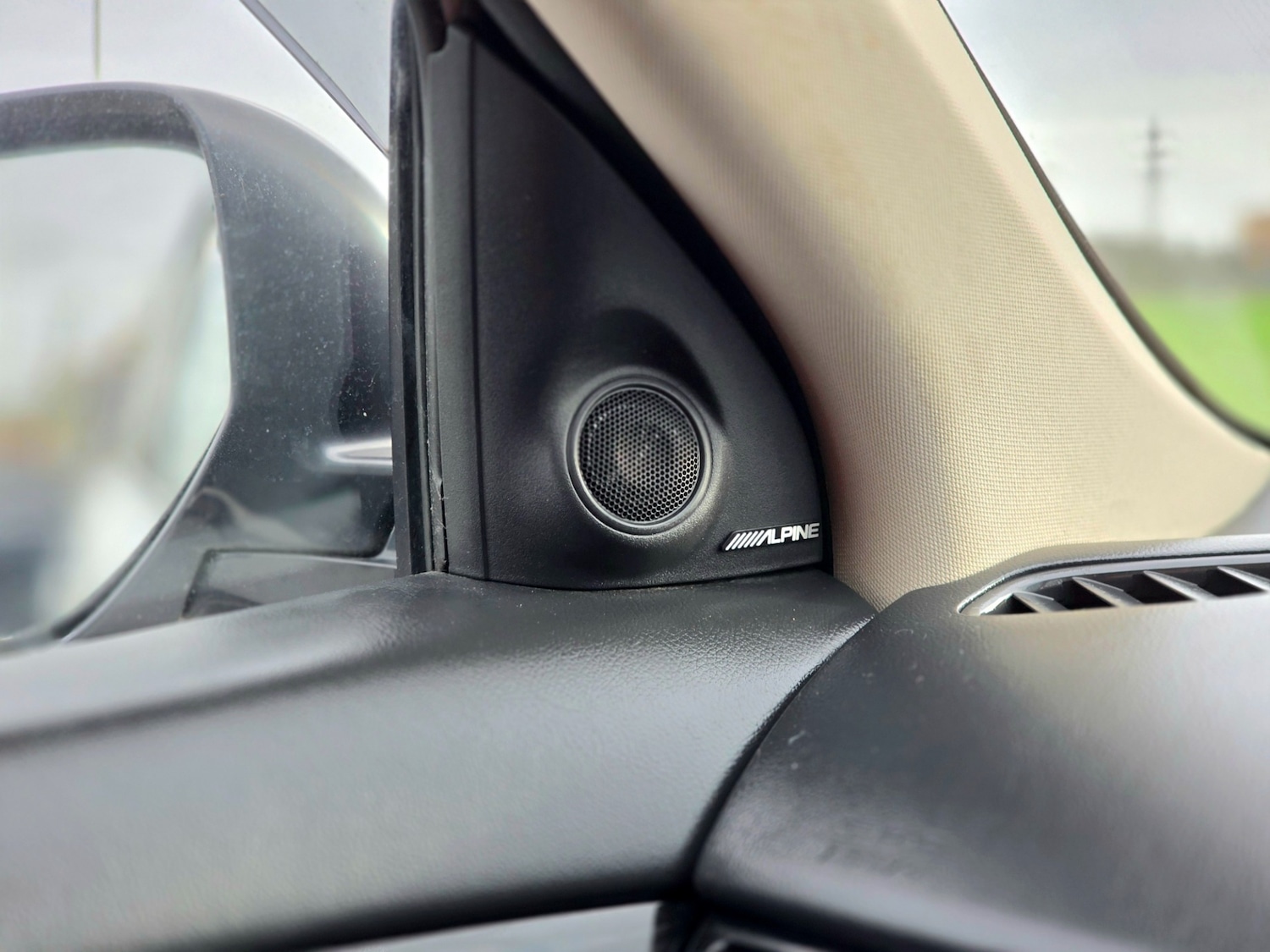 Used Mitsubishi Outlander 2018 for sale - 76877991: Photo 57