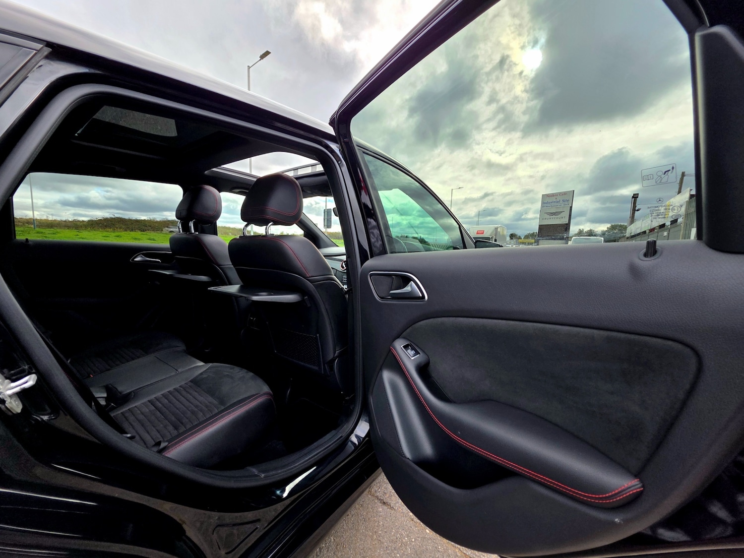 Used Mercedes-Benz B Class 2016 for sale - 76281835: Photo 37