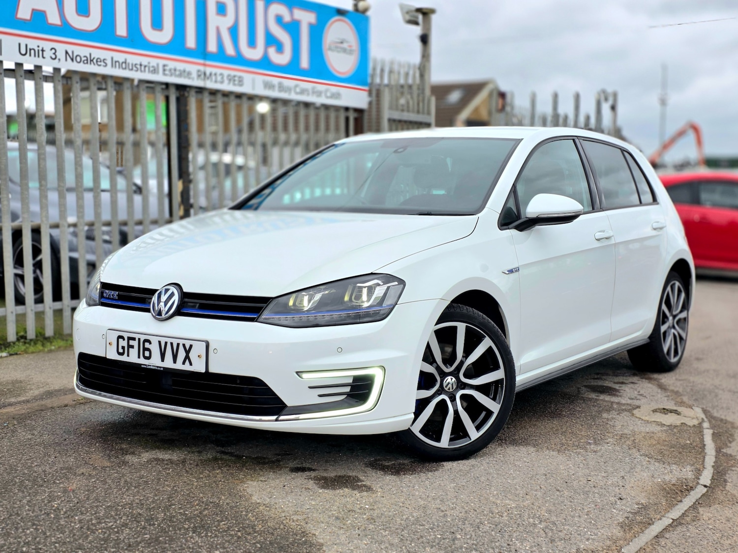 Used Volkswagen Golf 2016 for sale - 77644083: Photo 4