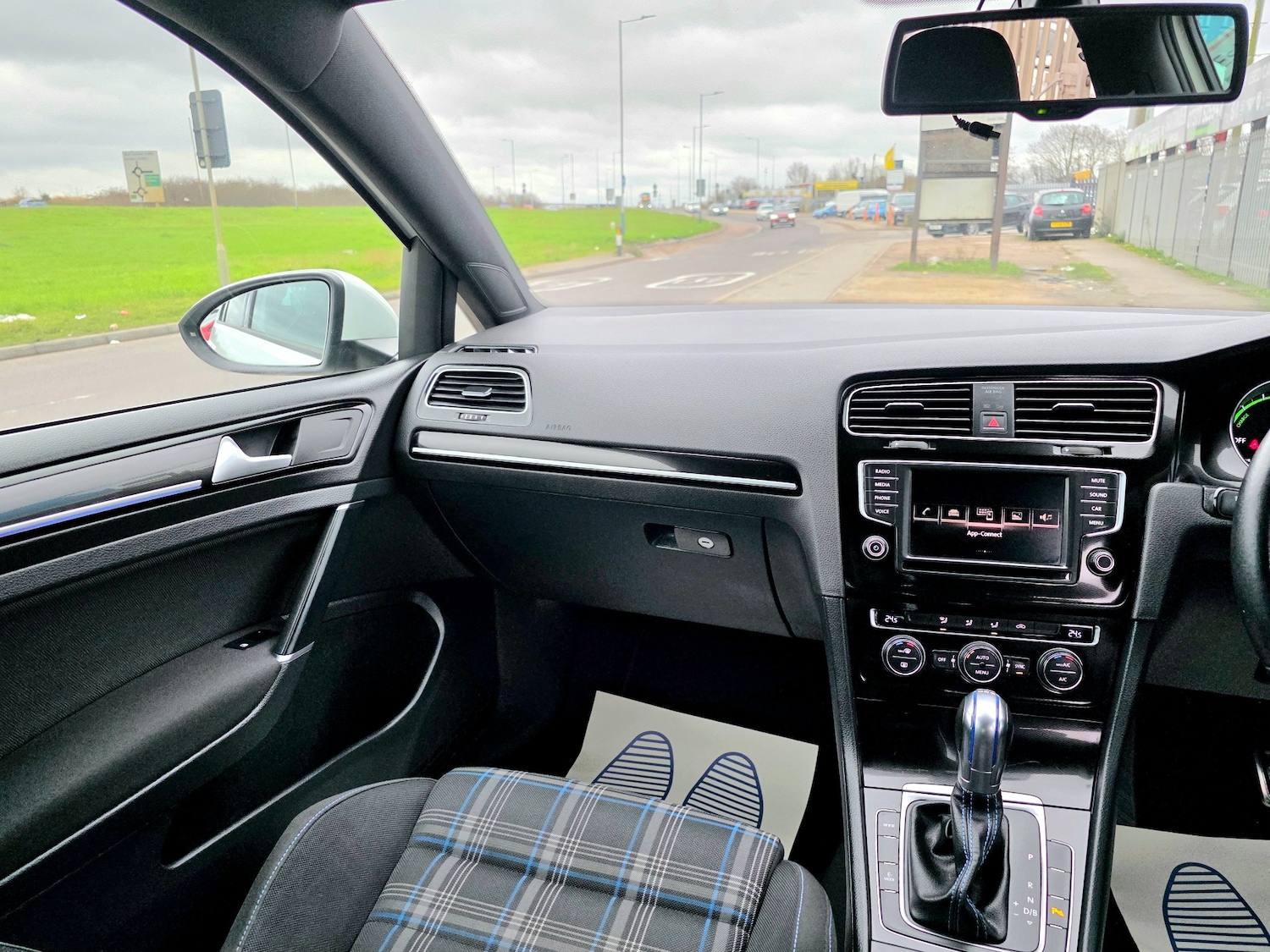 Used Volkswagen Golf 2016 for sale - 77644083: Photo 40