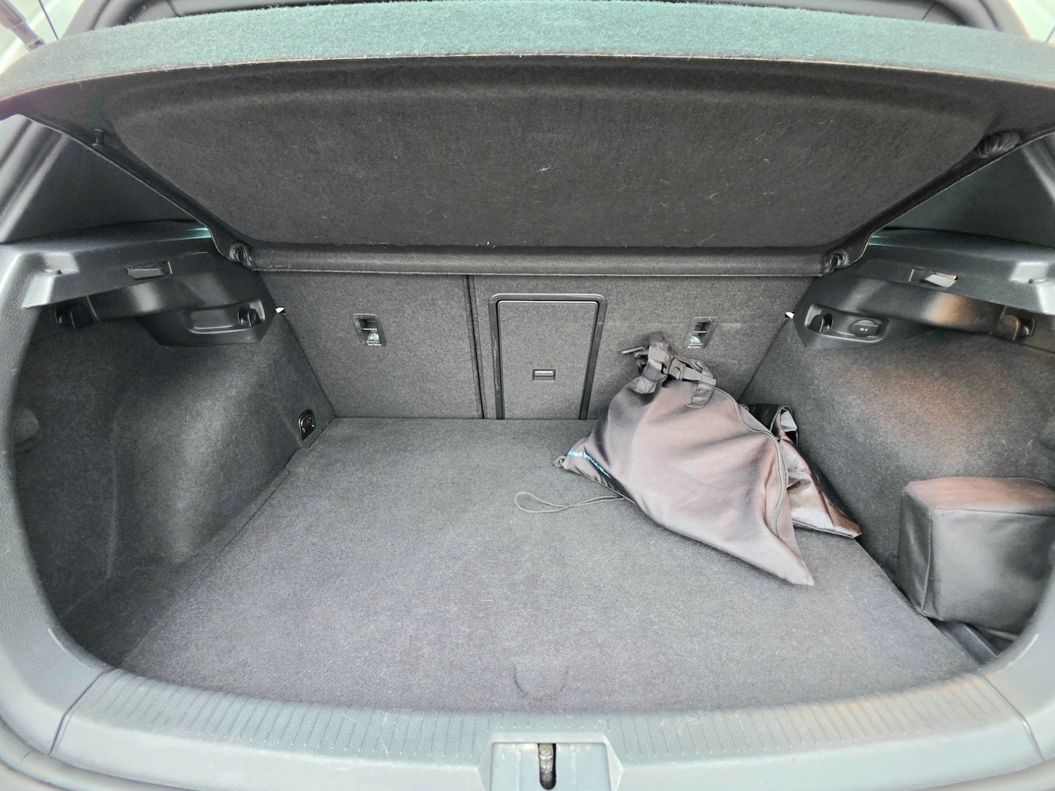 Used Volkswagen Golf 2016 for sale - 77644083: Photo 43