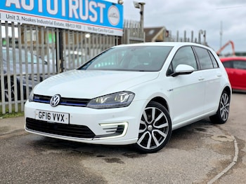 Used Volkswagen Golf 2016 for sale - 77644083: Photo