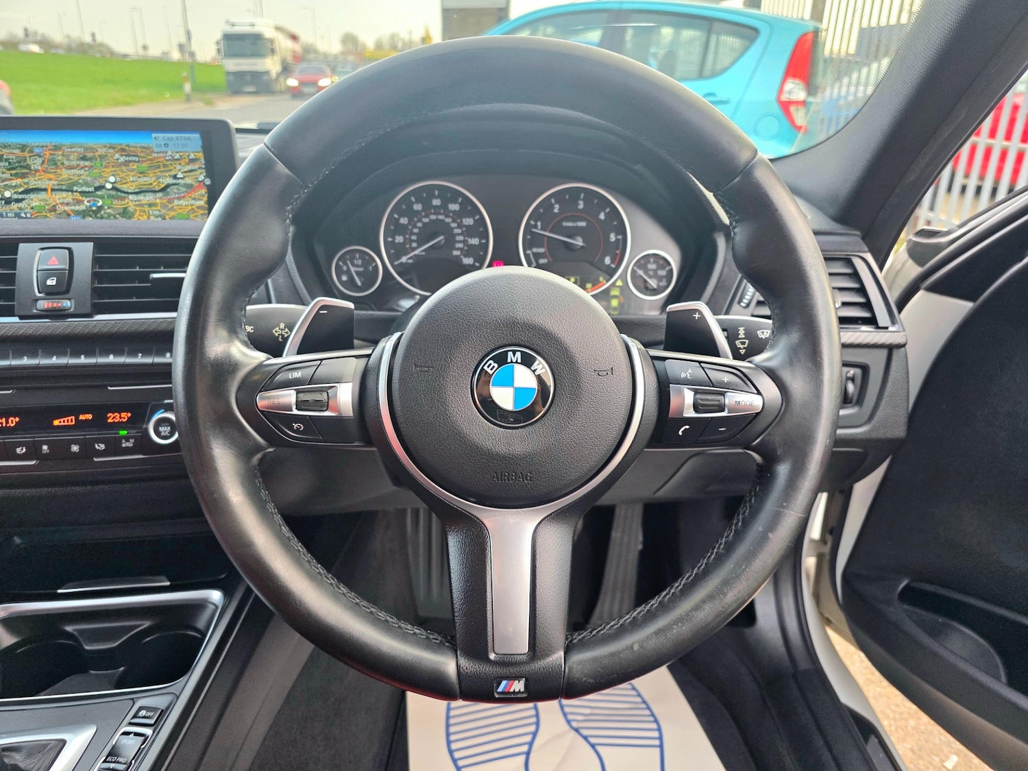 Used BMW 3 Series 2015 for sale - 77840977: Photo 28