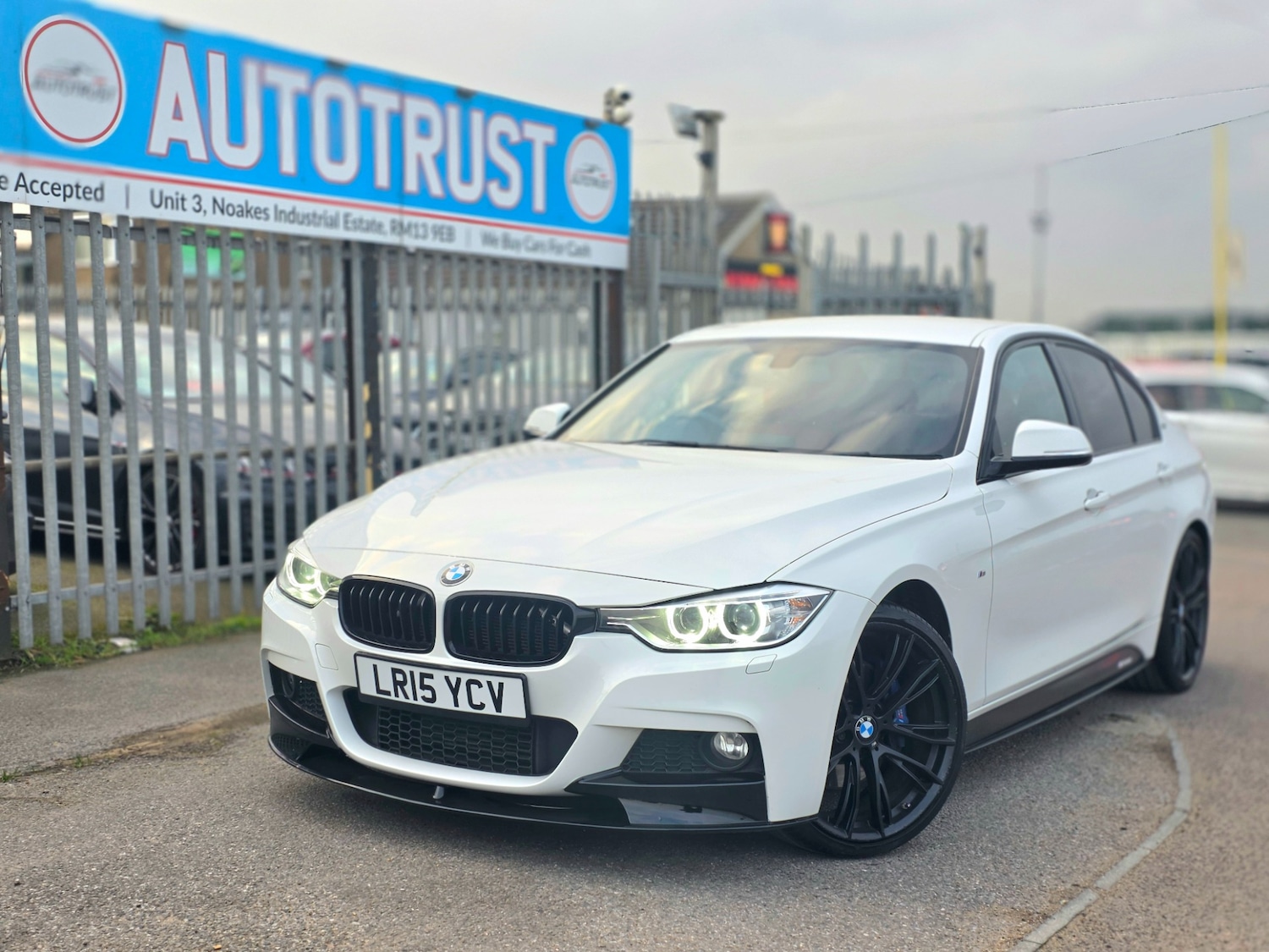 Used BMW 3 Series 2015 for sale - 77840977: Photo 3