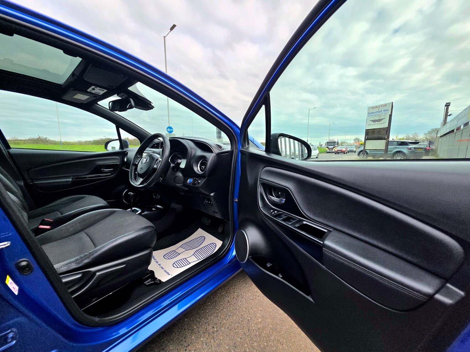 Used Toyota Yaris 2018 for sale - 78173271: Photo 15