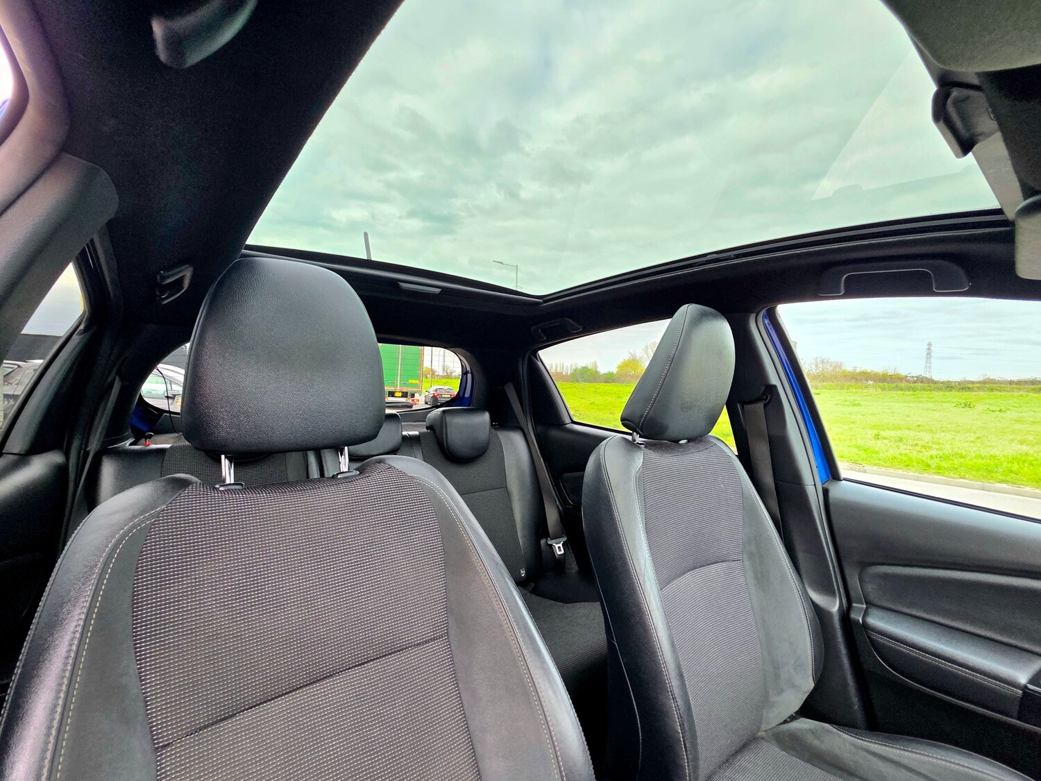 Used Toyota Yaris 2018 for sale - 78173271: Photo 18