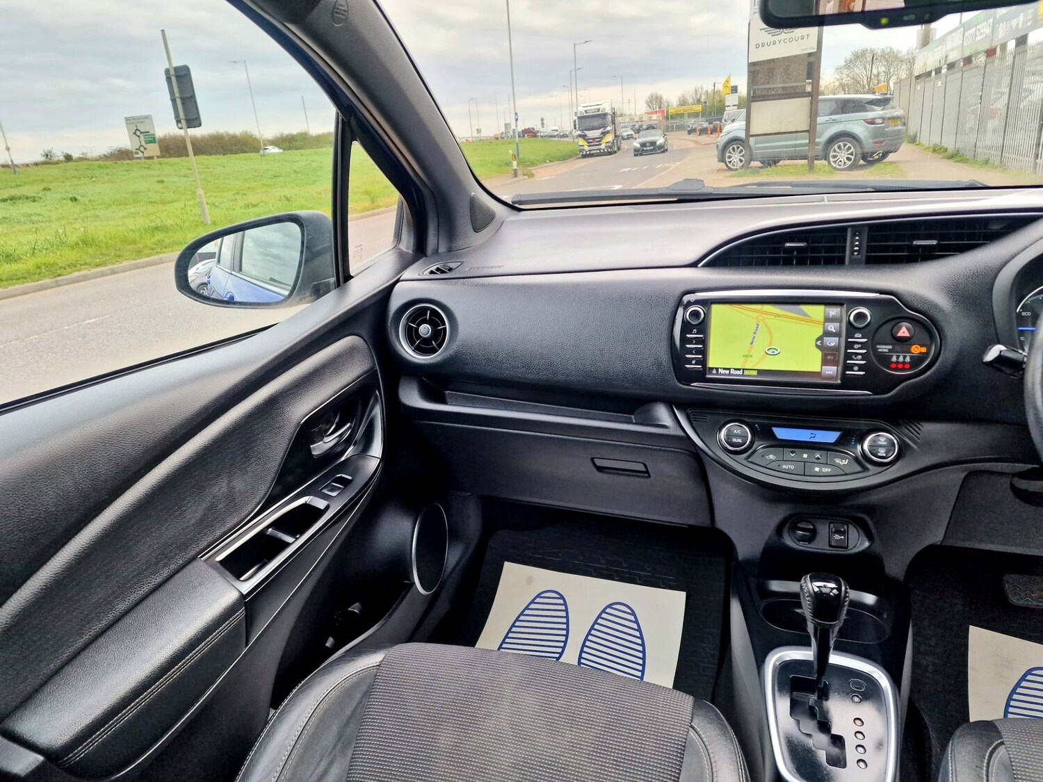 Used Toyota Yaris 2018 for sale - 78173271: Photo 36