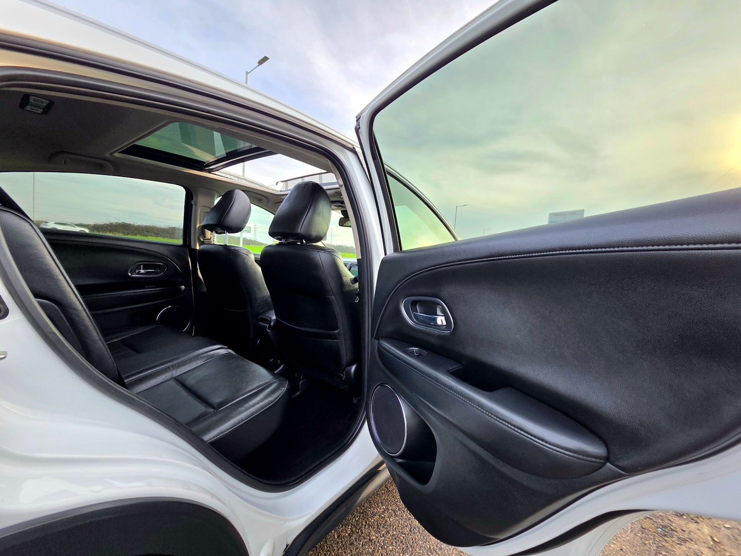 Used Honda HR-V 2015 for sale - 77023907: Photo 34