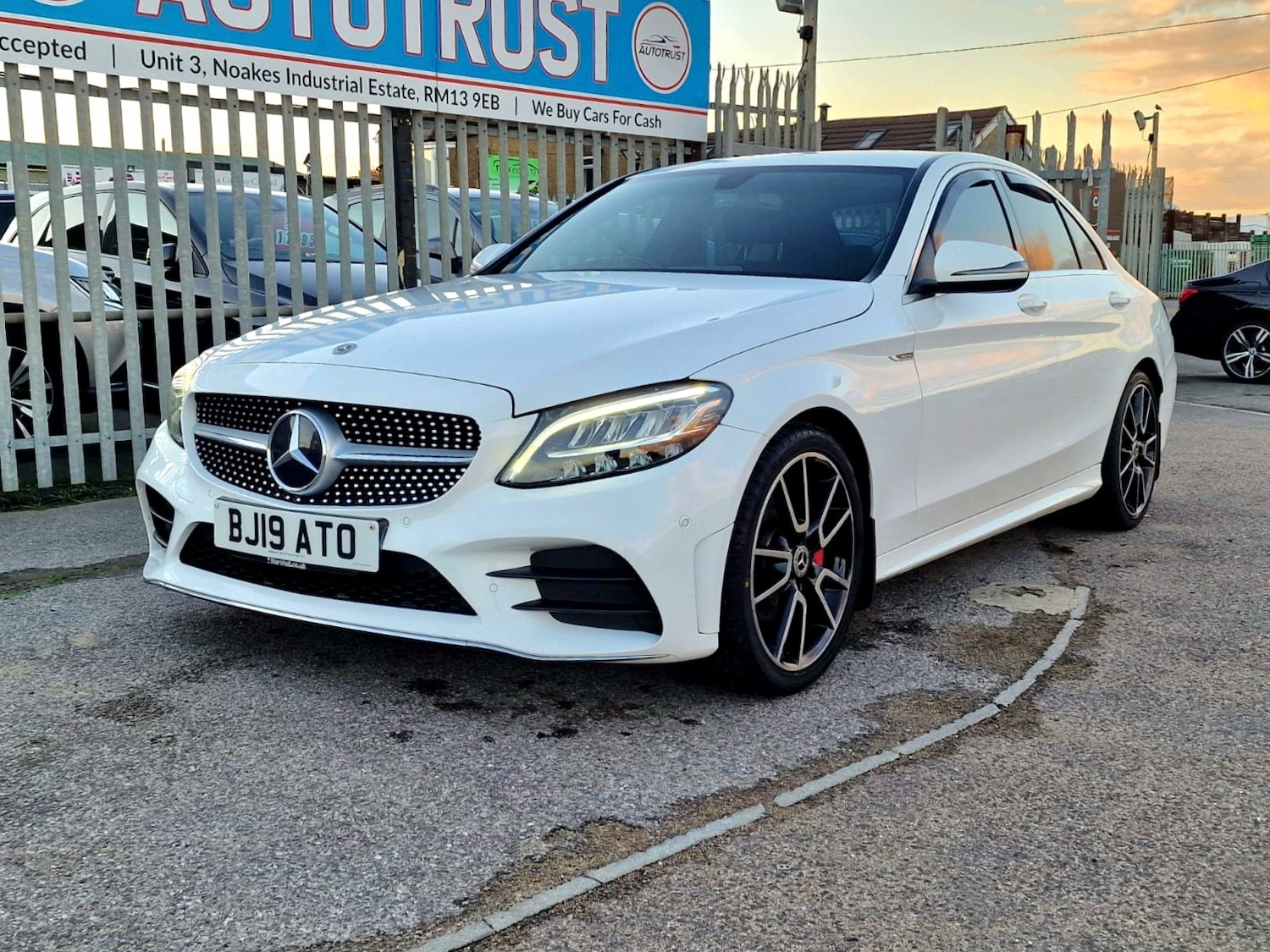 Used Mercedes-Benz C Class 2019 for sale - 76397271: Photo 3