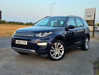 Used Land Rover Discovery Sport 2016 for sale - 79324163: Photo