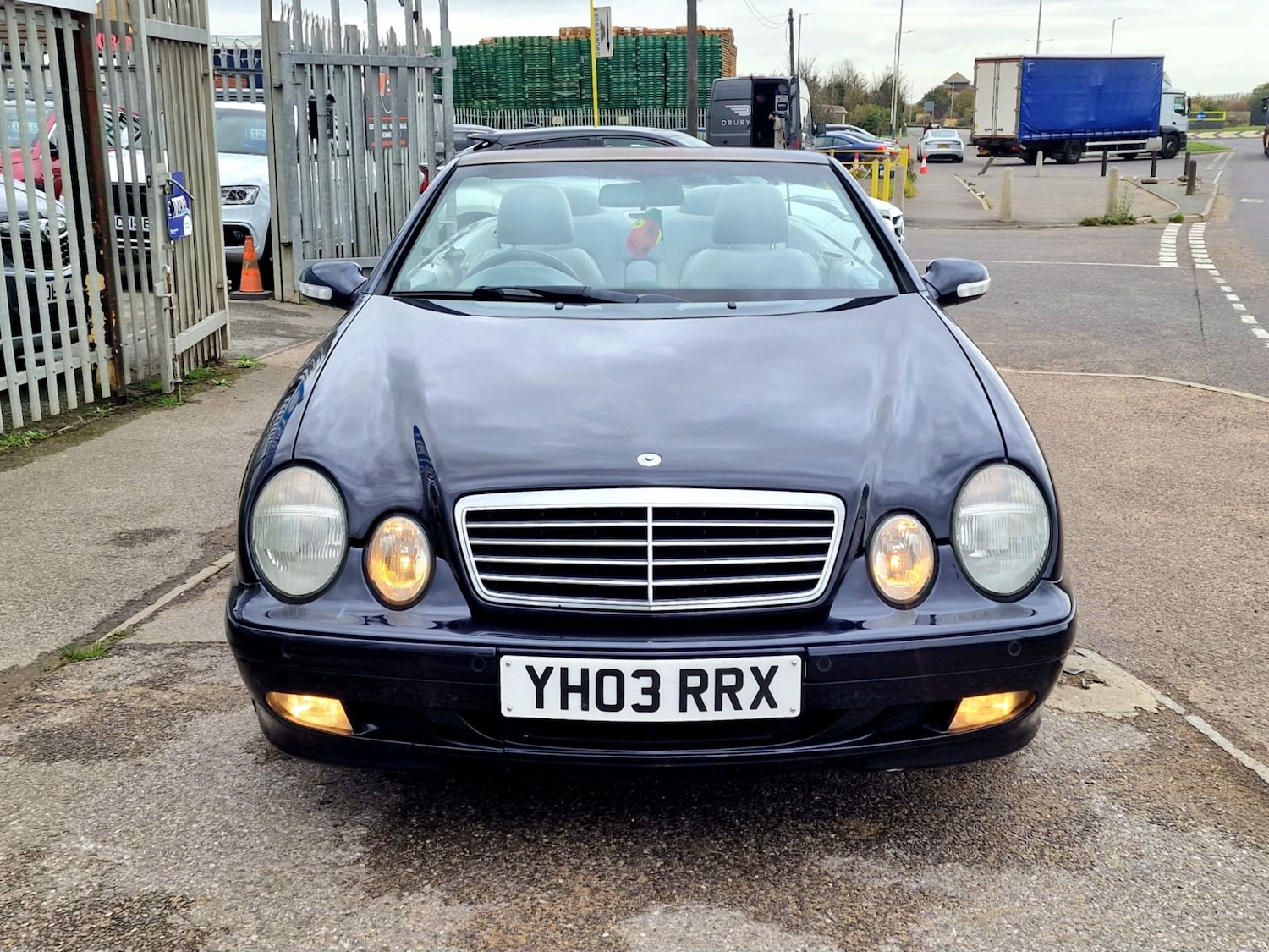Used Mercedes-Benz CLK 2003 for sale - 76444368: Photo 3