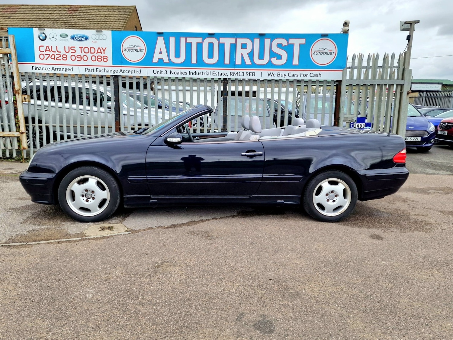 Used Mercedes-Benz CLK 2003 for sale - 76444368: Photo 5