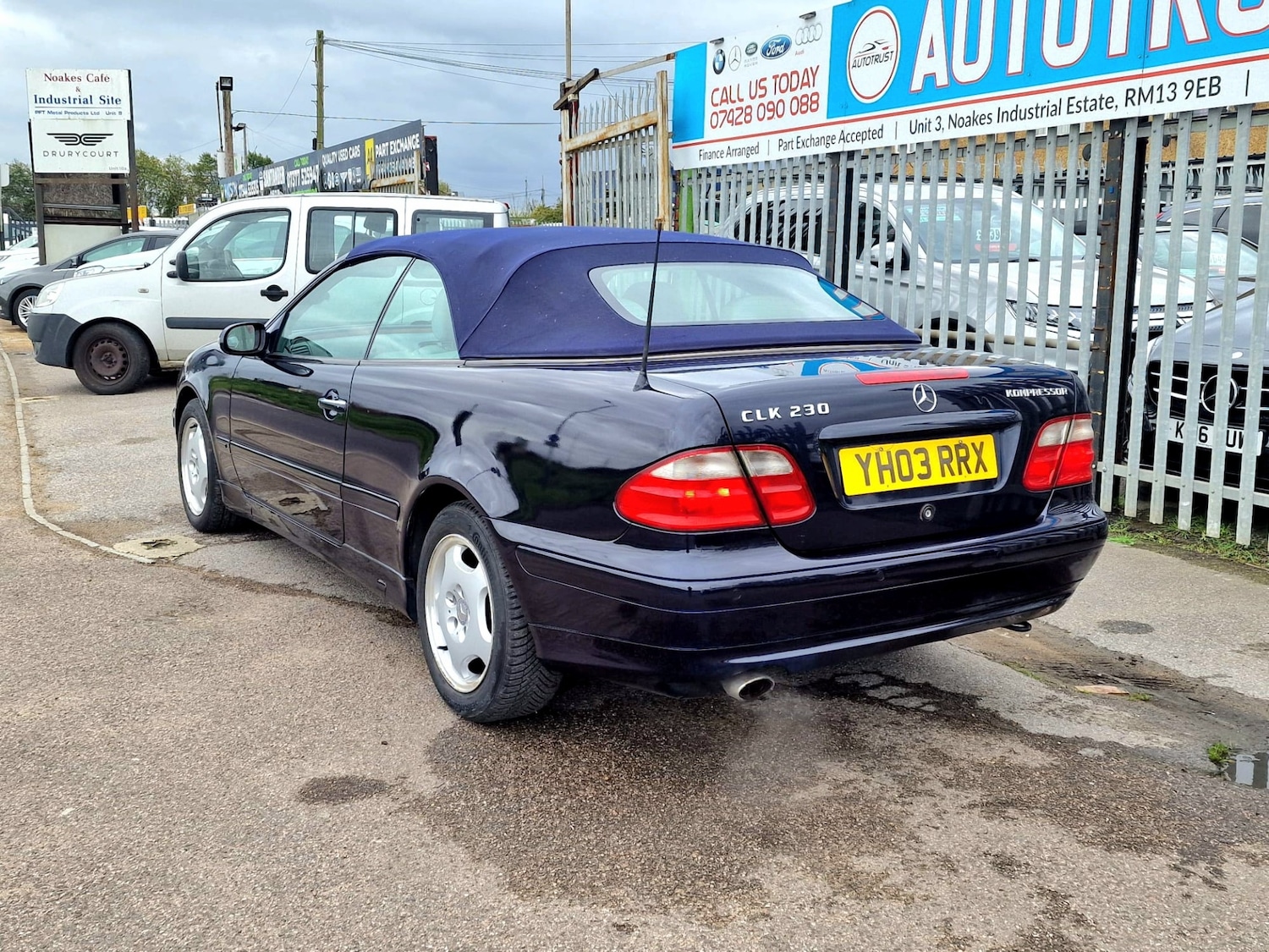 Used Mercedes-Benz CLK 2003 for sale - 76444368: Photo 7