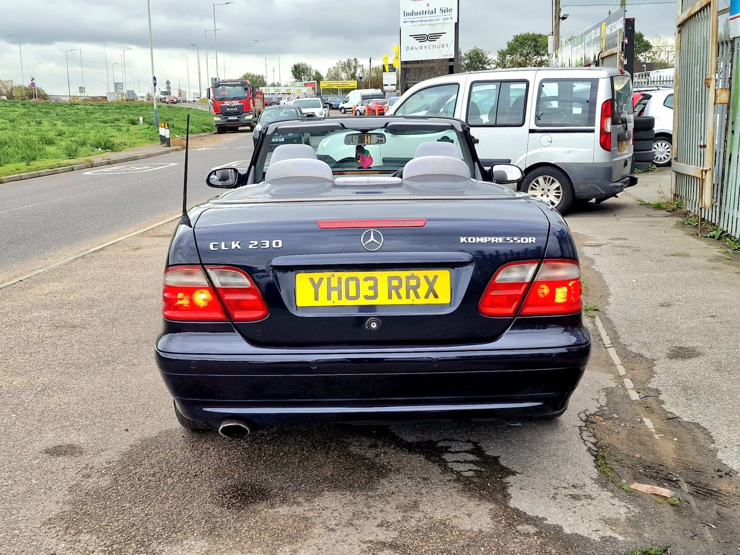 Used Mercedes-Benz CLK 2003 for sale - 76444368: Photo 9