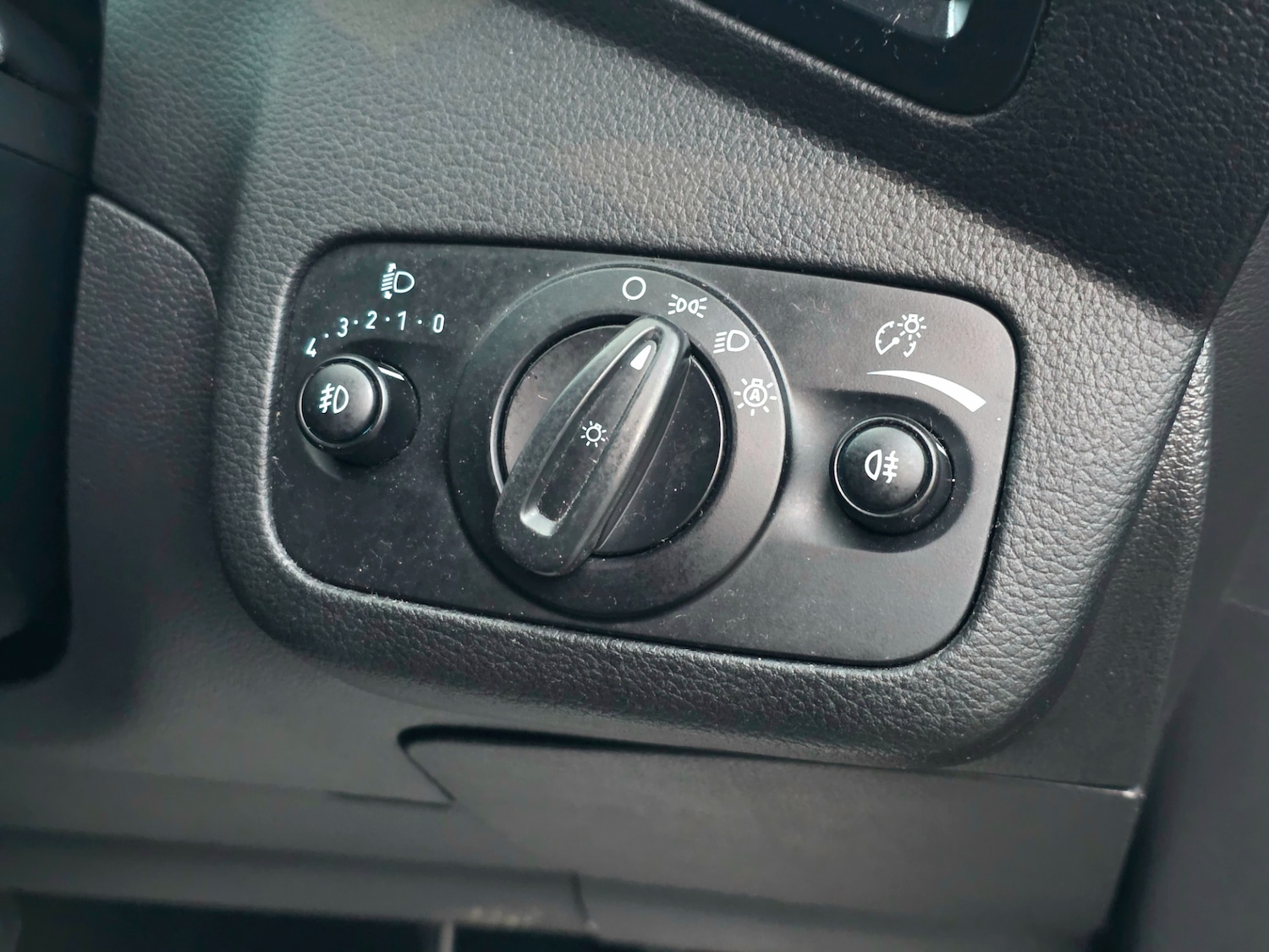 Used Ford Kuga 2018 for sale - 76650301: Photo 22