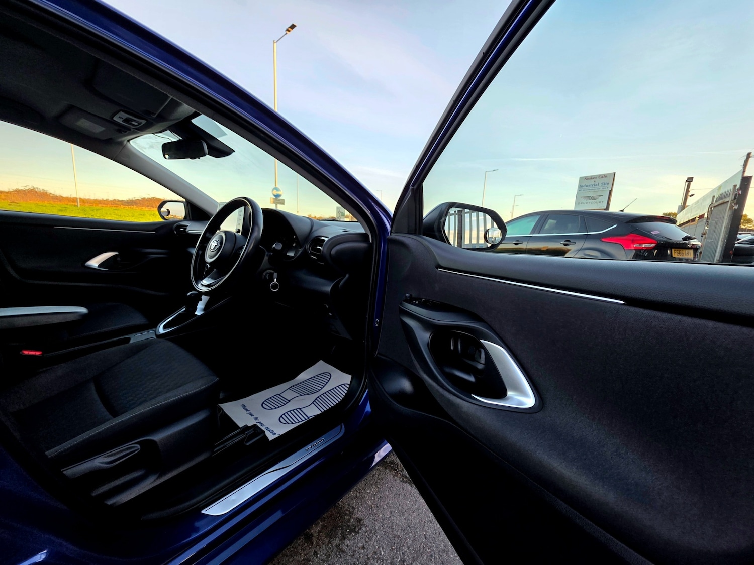 Used Toyota Yaris 2022 for sale - 76714102: Photo 15