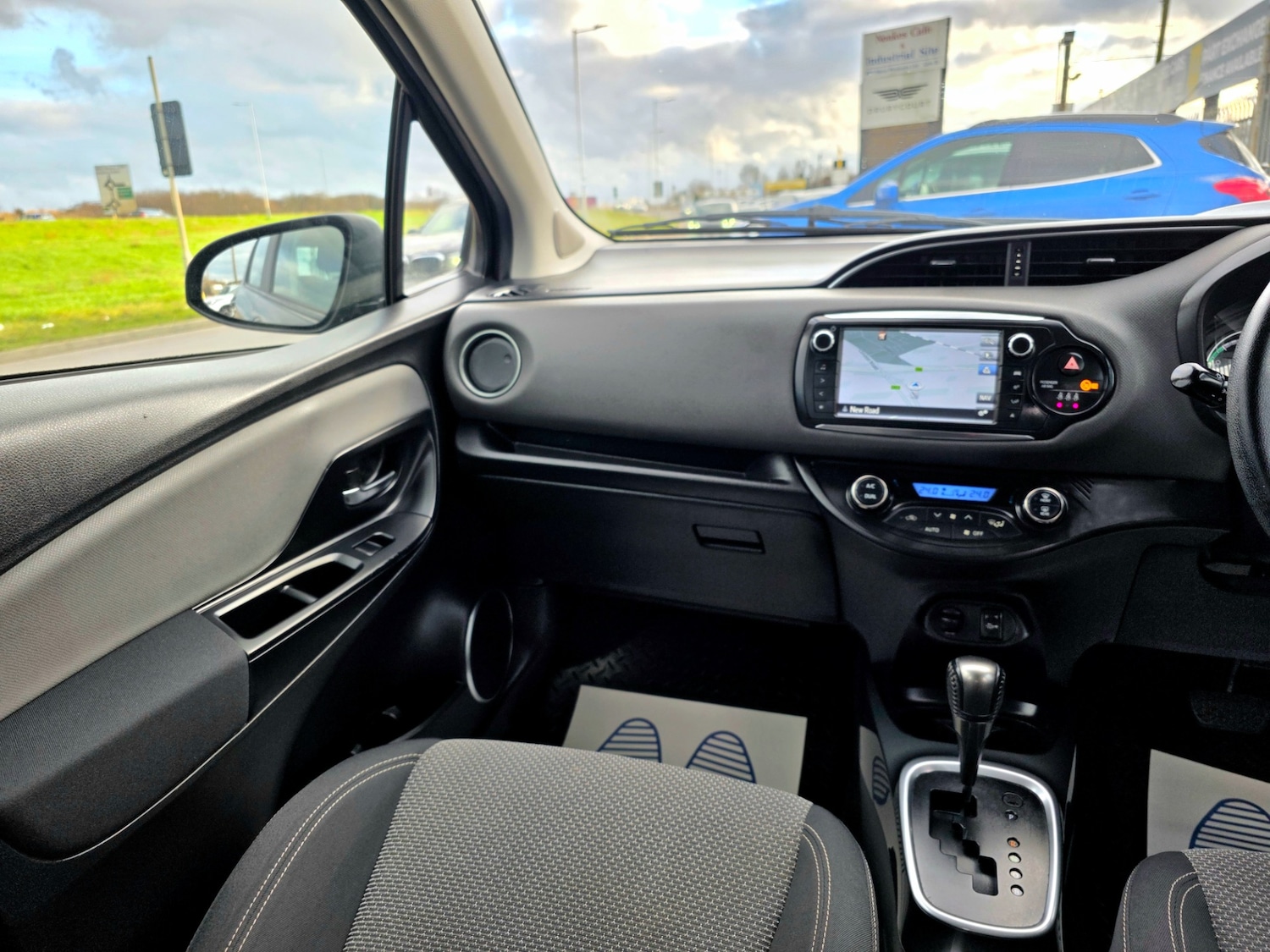 Used Toyota Yaris 2015 for sale - 77310898: Photo 29