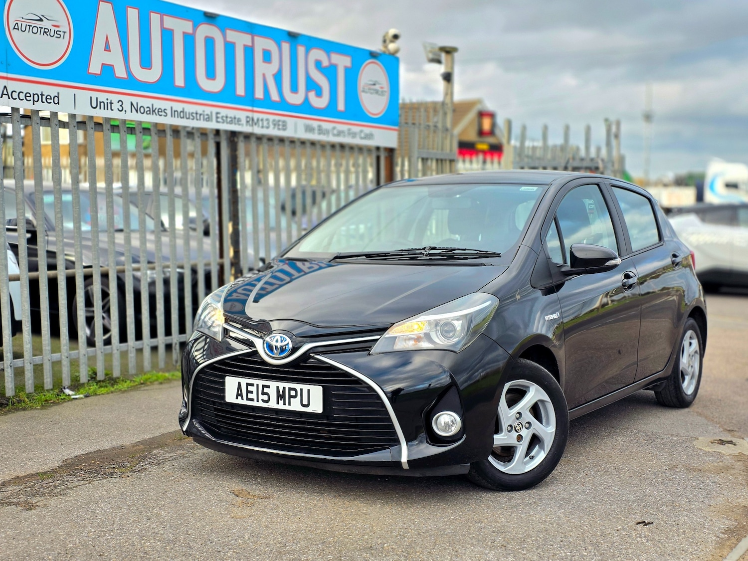 Used Toyota Yaris 2015 for sale - 77310898: Photo 3