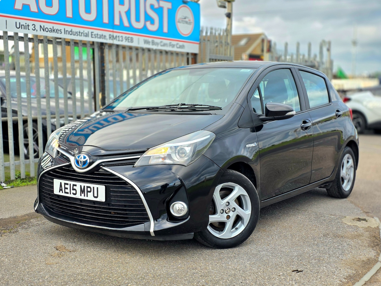Used Toyota Yaris 2015 for sale - 77310898: Photo 4