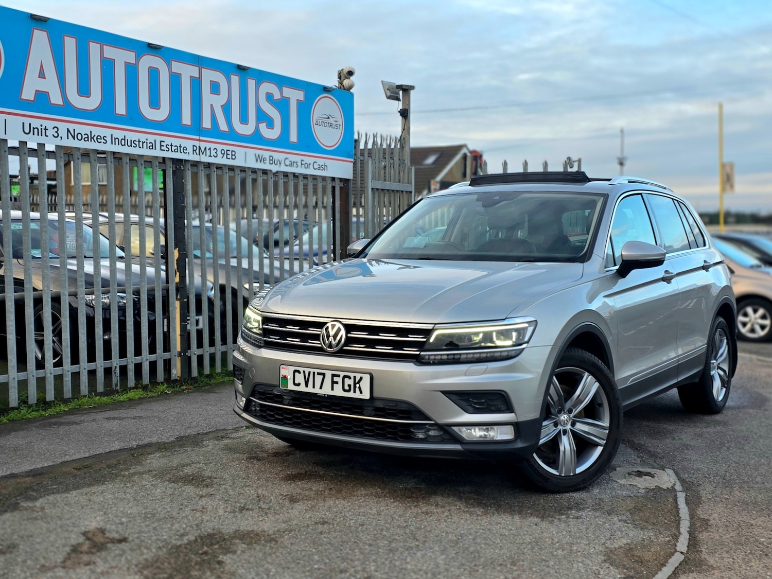 Used Volkswagen Tiguan 2017 for sale - 77229170: Photo 3