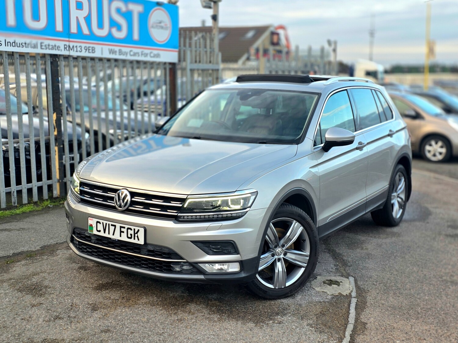 Used Volkswagen Tiguan 2017 for sale - 77229170: Photo 4