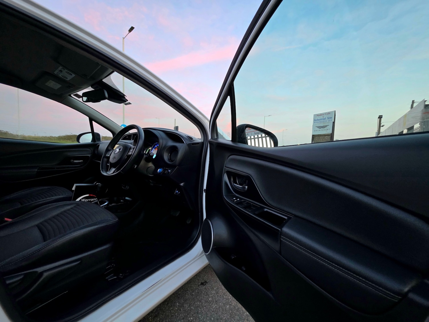 Used Toyota Yaris 2016 for sale - 76269560: Photo 14