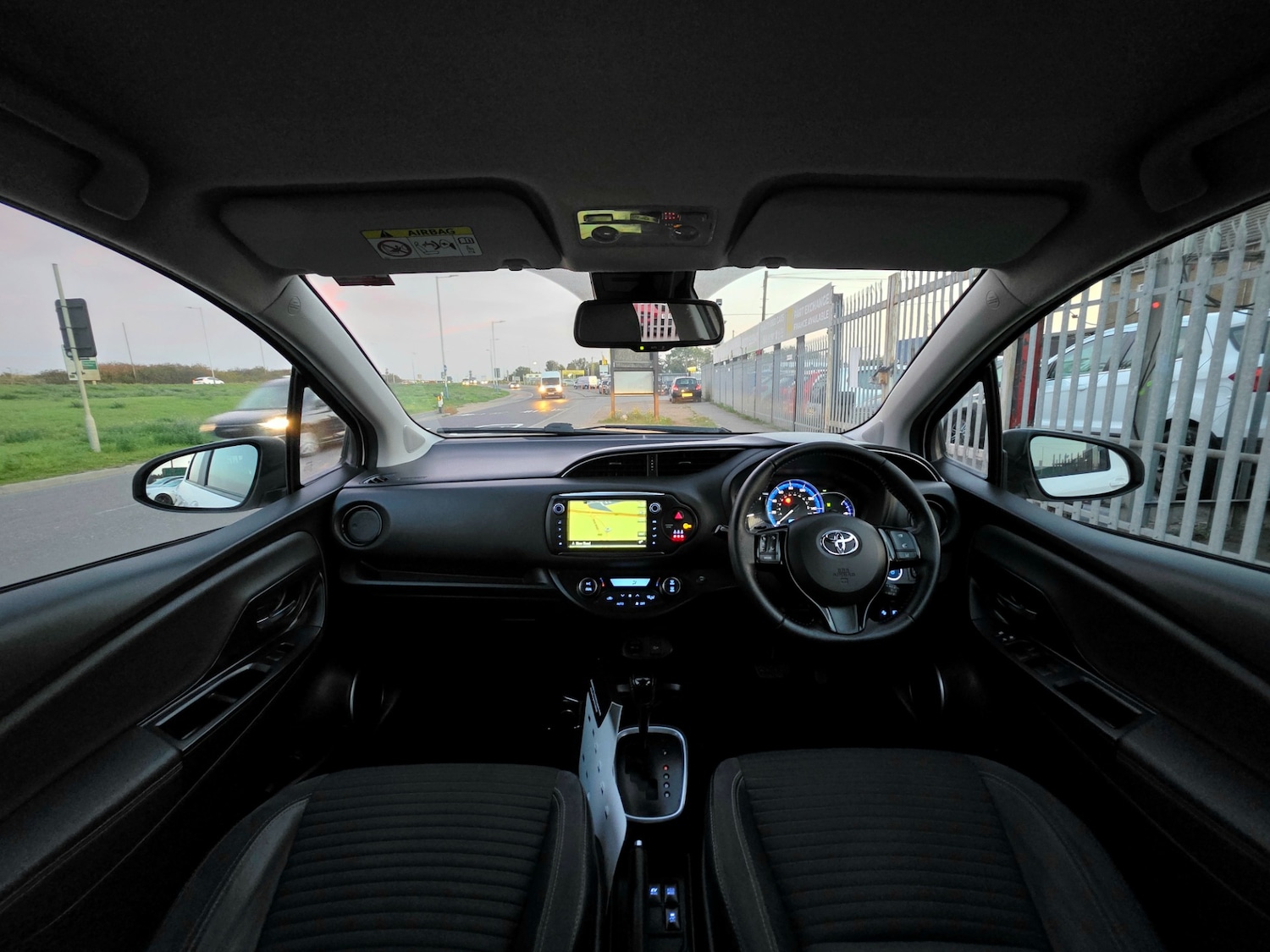 Used Toyota Yaris 2016 for sale - 76269560: Photo 25