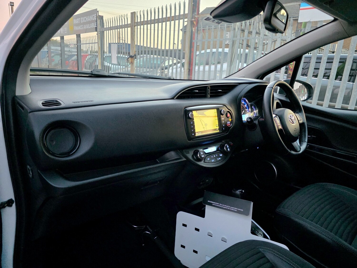 Used Toyota Yaris 2016 for sale - 76269560: Photo 30