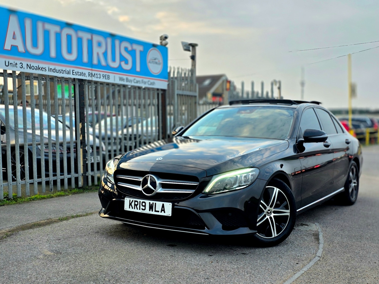Used Mercedes-Benz C Class 2019 for sale - 77841241: Photo 3