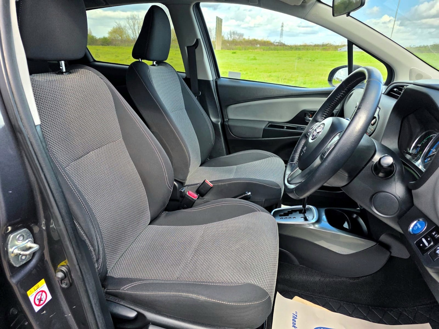 Used Toyota Yaris 2015 for sale - 78077583: Photo 12