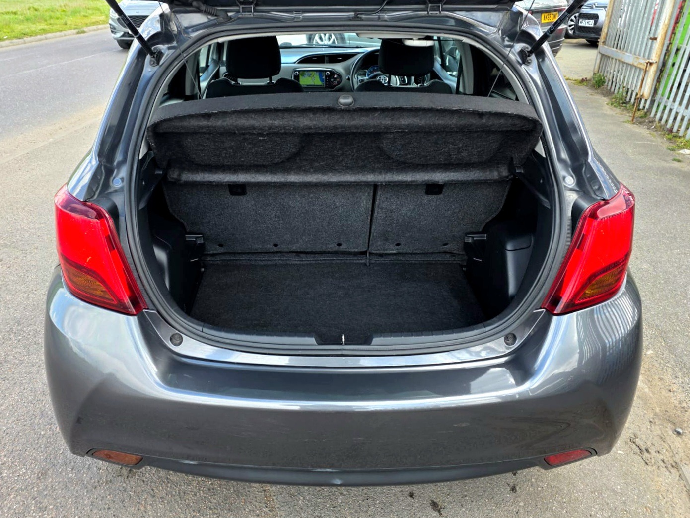 Used Toyota Yaris 2015 for sale - 78077583: Photo 28