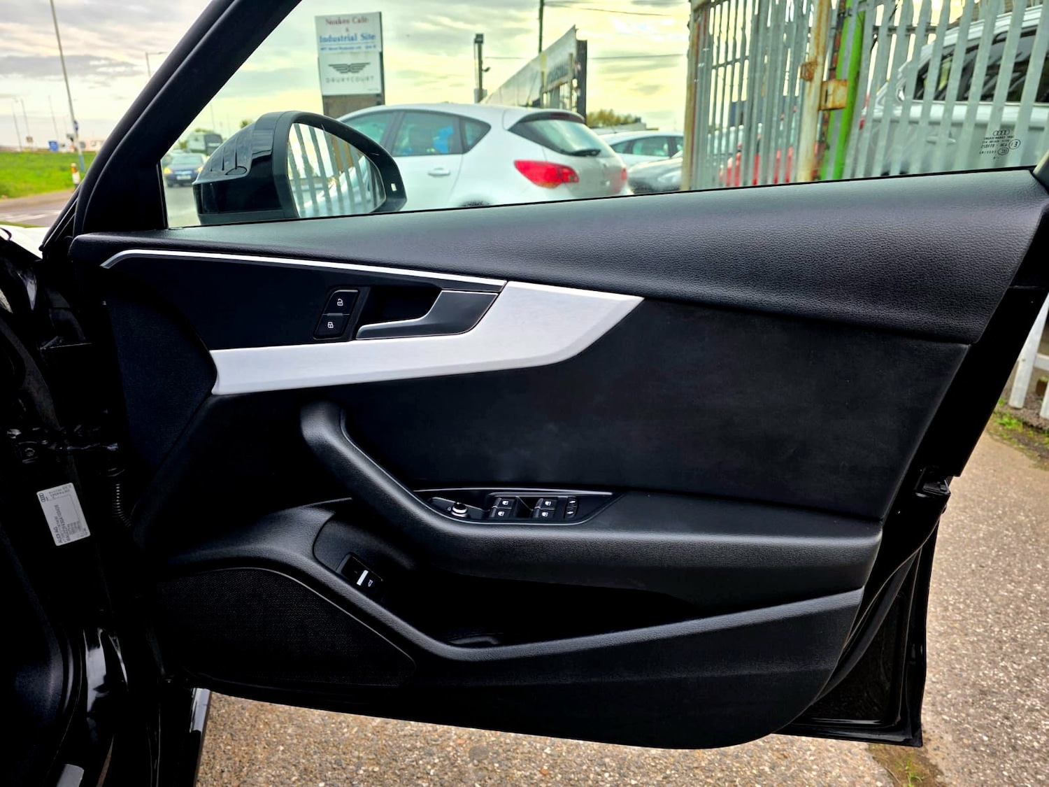 Used Audi A4 2016 for sale - 76497160: Photo 10