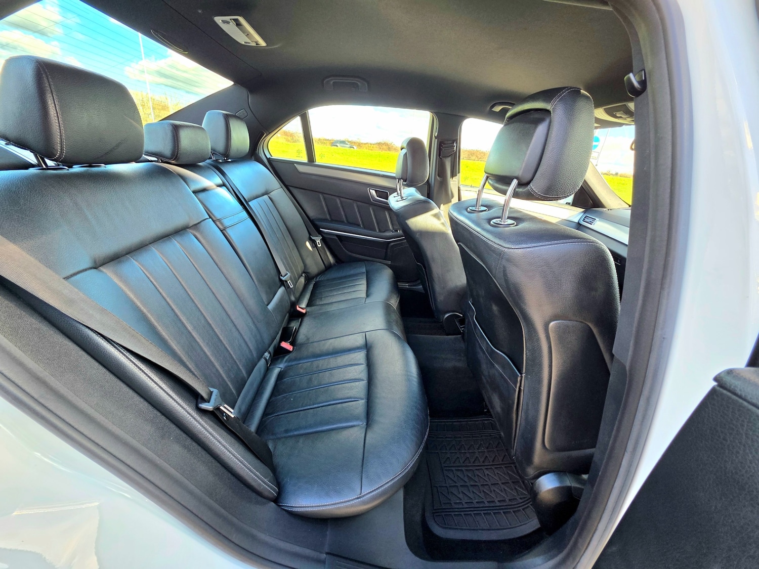 Used Mercedes-Benz E Class 2015 for sale - 77578403: Photo 31