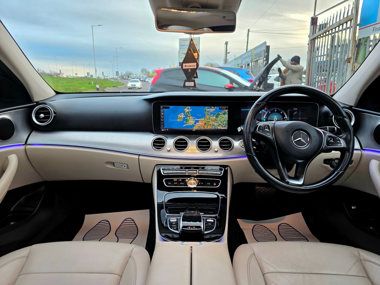 Used Mercedes-Benz E Class 2017 for sale - 76885203: Photo 35