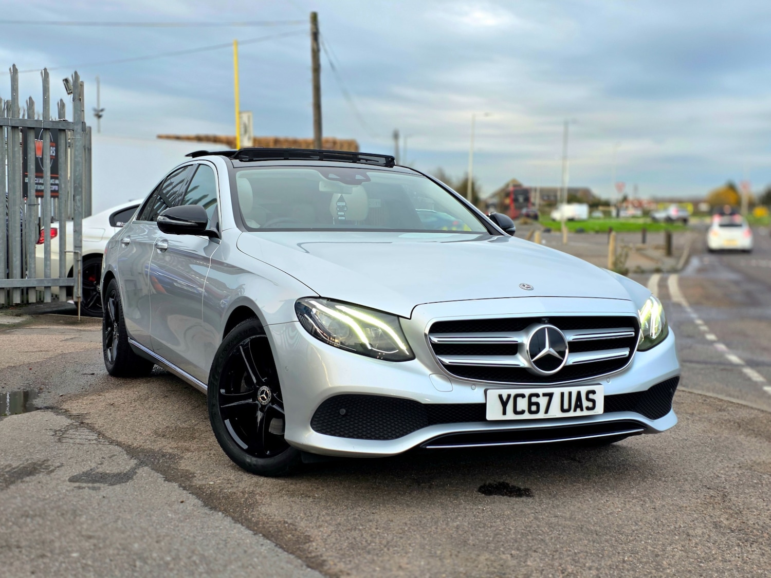 Used Mercedes-Benz E Class 2017 for sale - 76885203: Photo 8