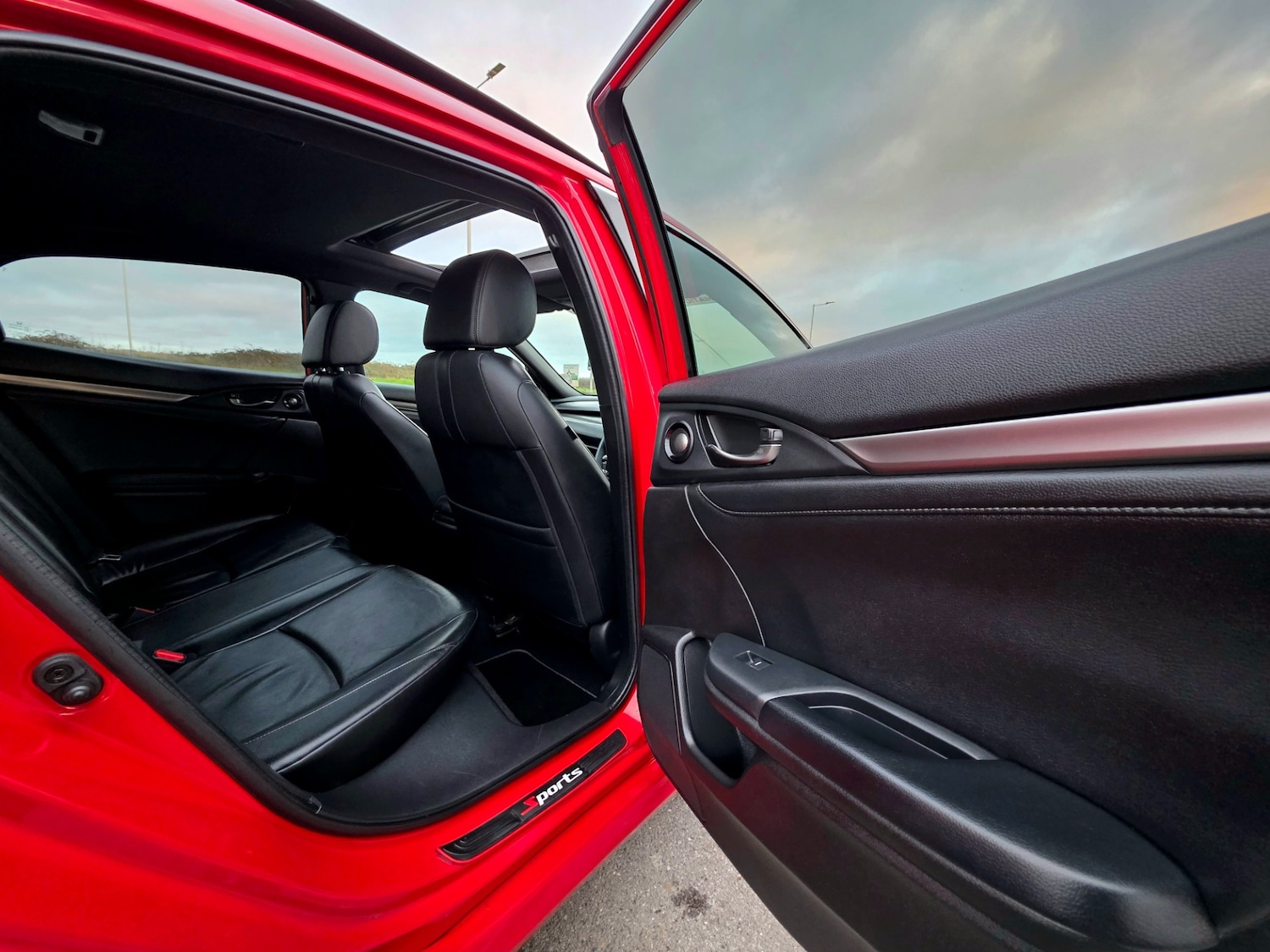 Used Honda Civic 2017 for sale - 76713450: Photo 30