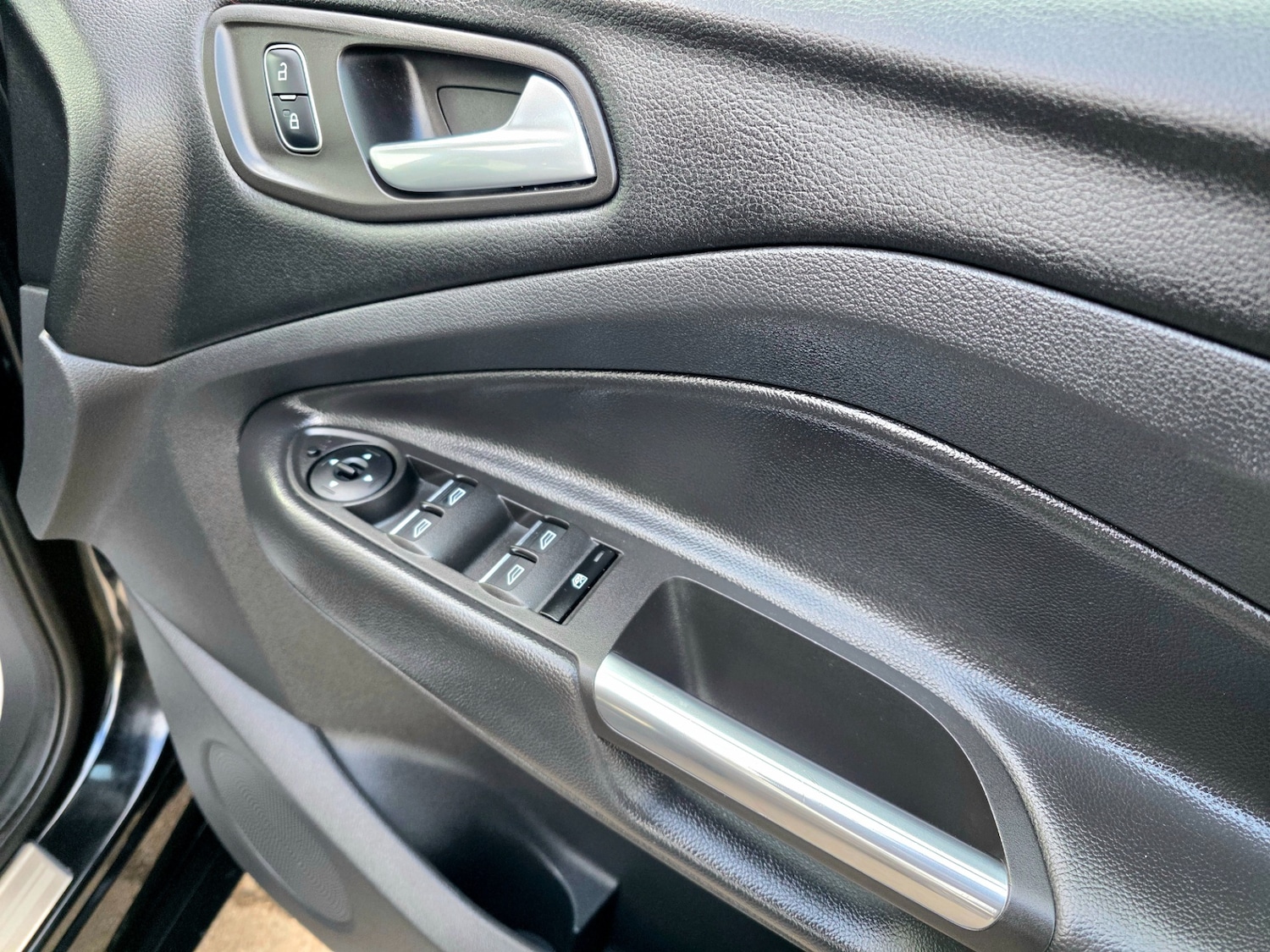 Used Ford Kuga 2017 for sale - 77175983: Photo 21