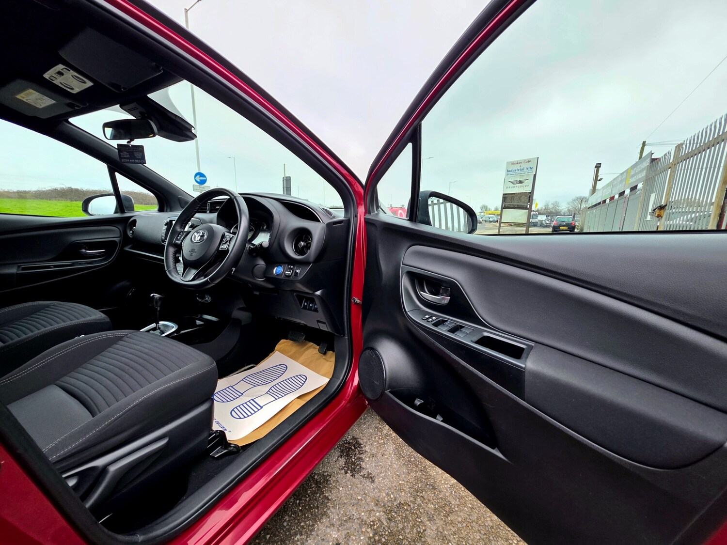 Used Toyota Yaris 2017 for sale - 77529261: Photo 18