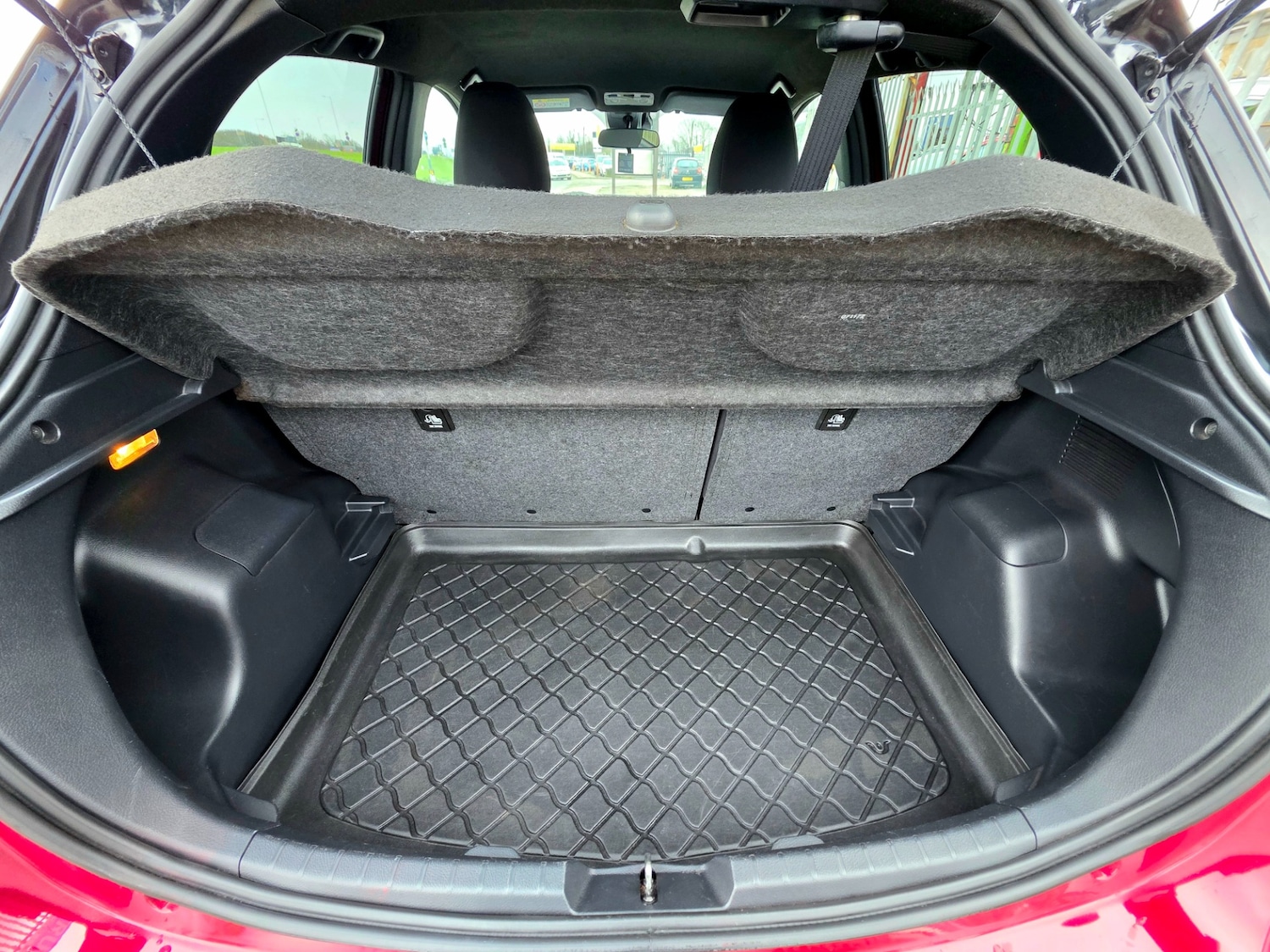 Used Toyota Yaris 2017 for sale - 77529261: Photo 38