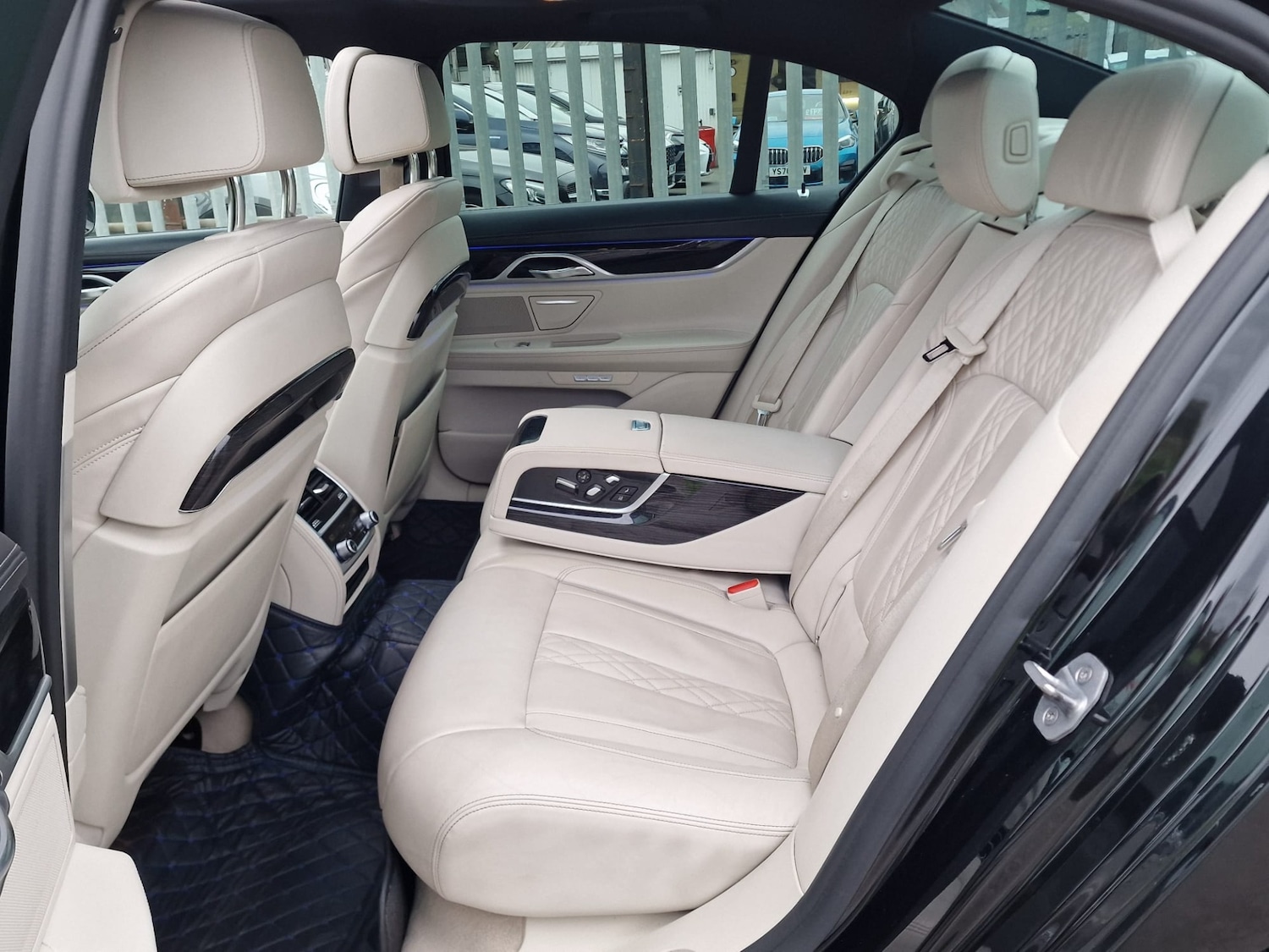 Used BMW 7 Series 2018 for sale - 76023979: Photo 32