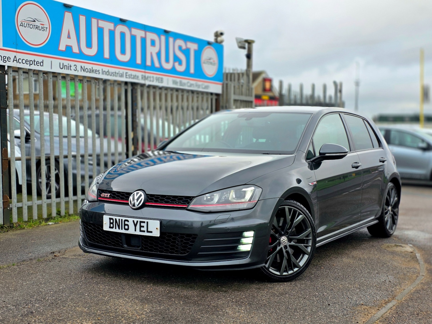 Used Volkswagen Golf 2016 for sale - 77704209: Photo 3