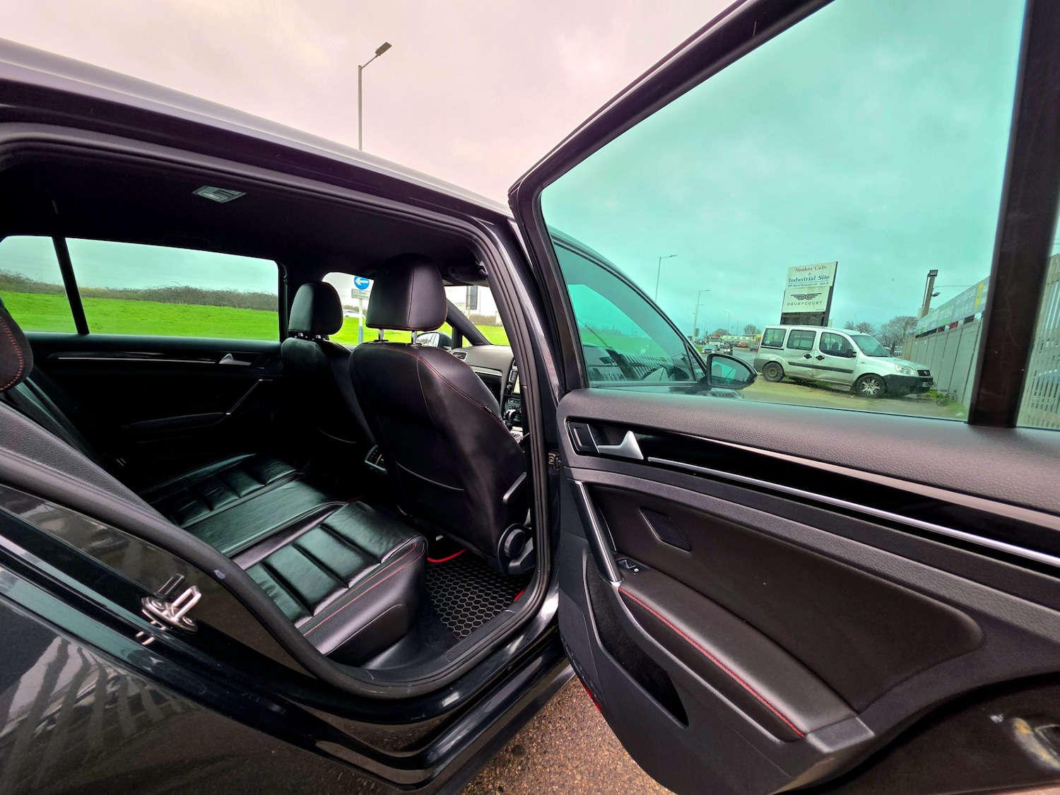 Used Volkswagen Golf 2016 for sale - 77704209: Photo 37