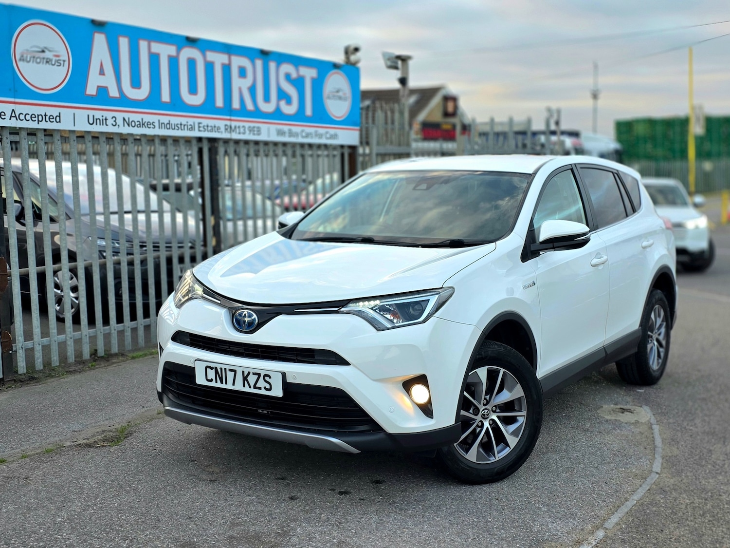Used Toyota RAV4 2017 for sale - 76232629: Photo 1