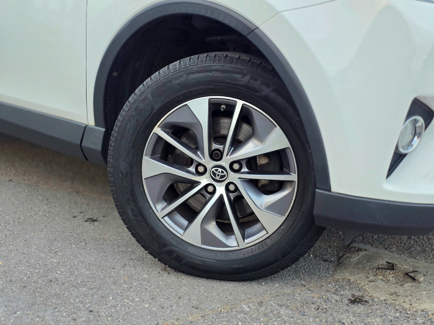 Used Toyota RAV4 2017 for sale - 76232629: Photo 10